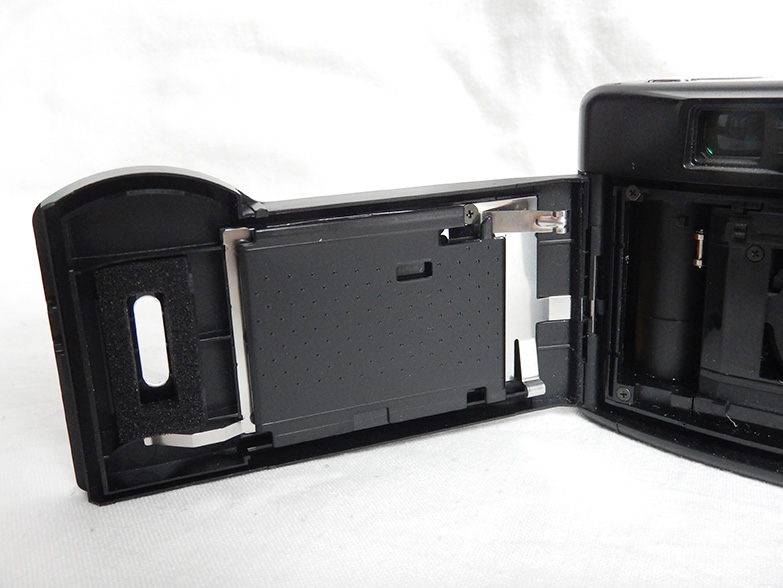 LEICA Z2X Vario-Elmar 35-70mm Point and Shoot Camera Good LEICA Z2X Vario-Elmar 35-70mm Point and Shoot Camera Good